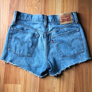 High waisted Levi’s cut off shorts